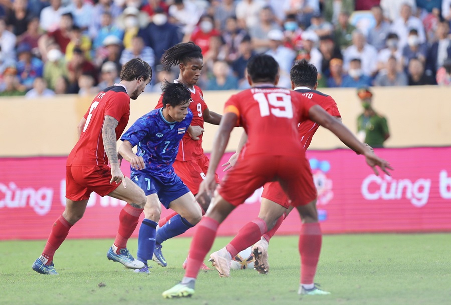 U23 Thái Lan chật vật trước U23 Indonesia
