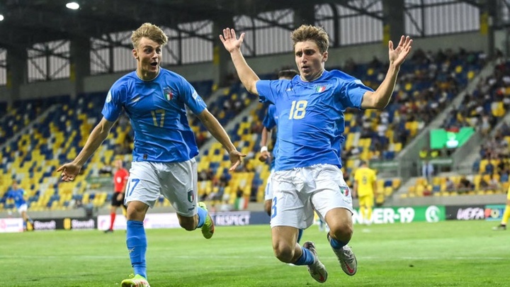 U19 Italia cũng có 2 chiến thắng nhọc nhằn để có cùng 6 điểm 
